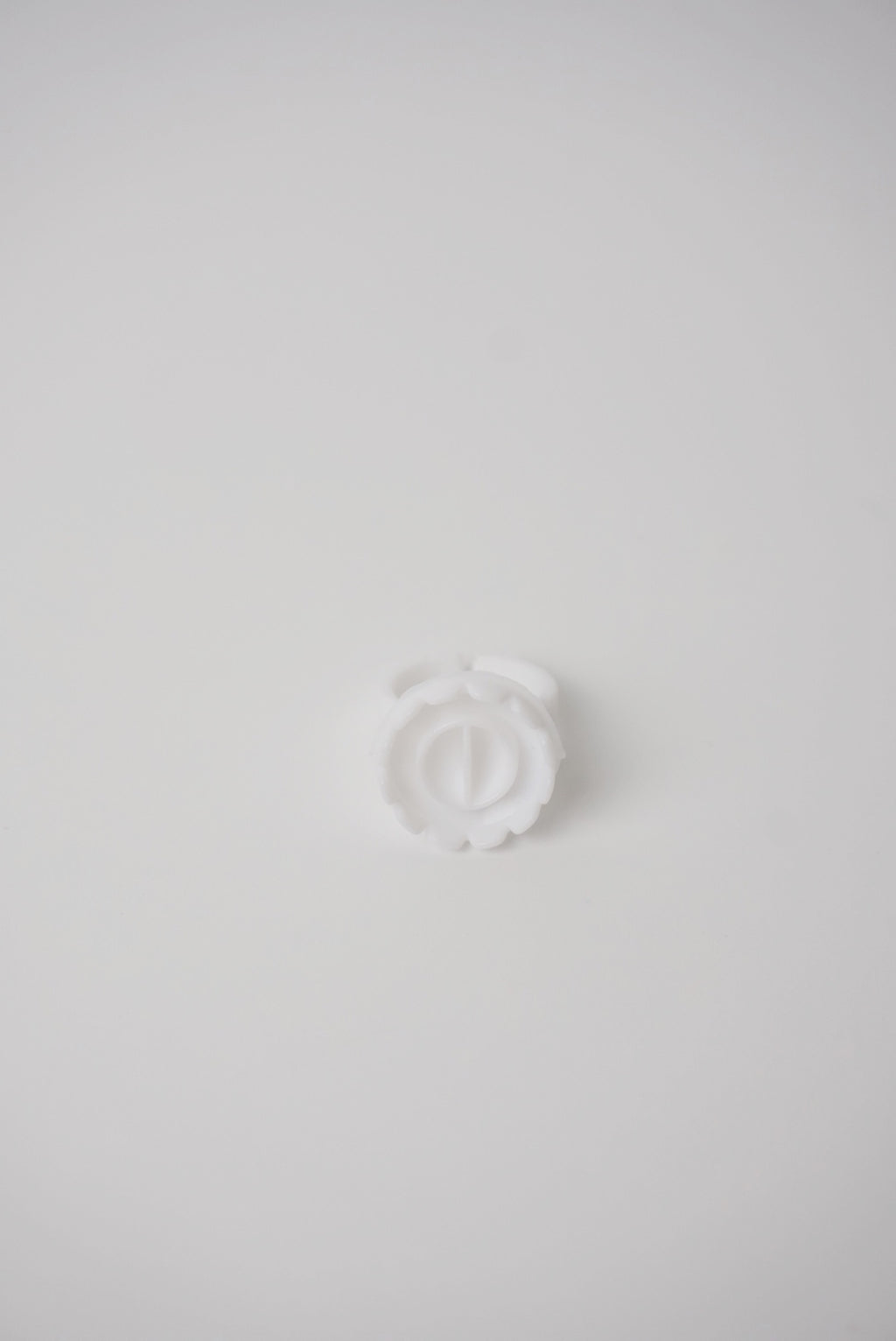 Flower Cup Glue Ring - White
