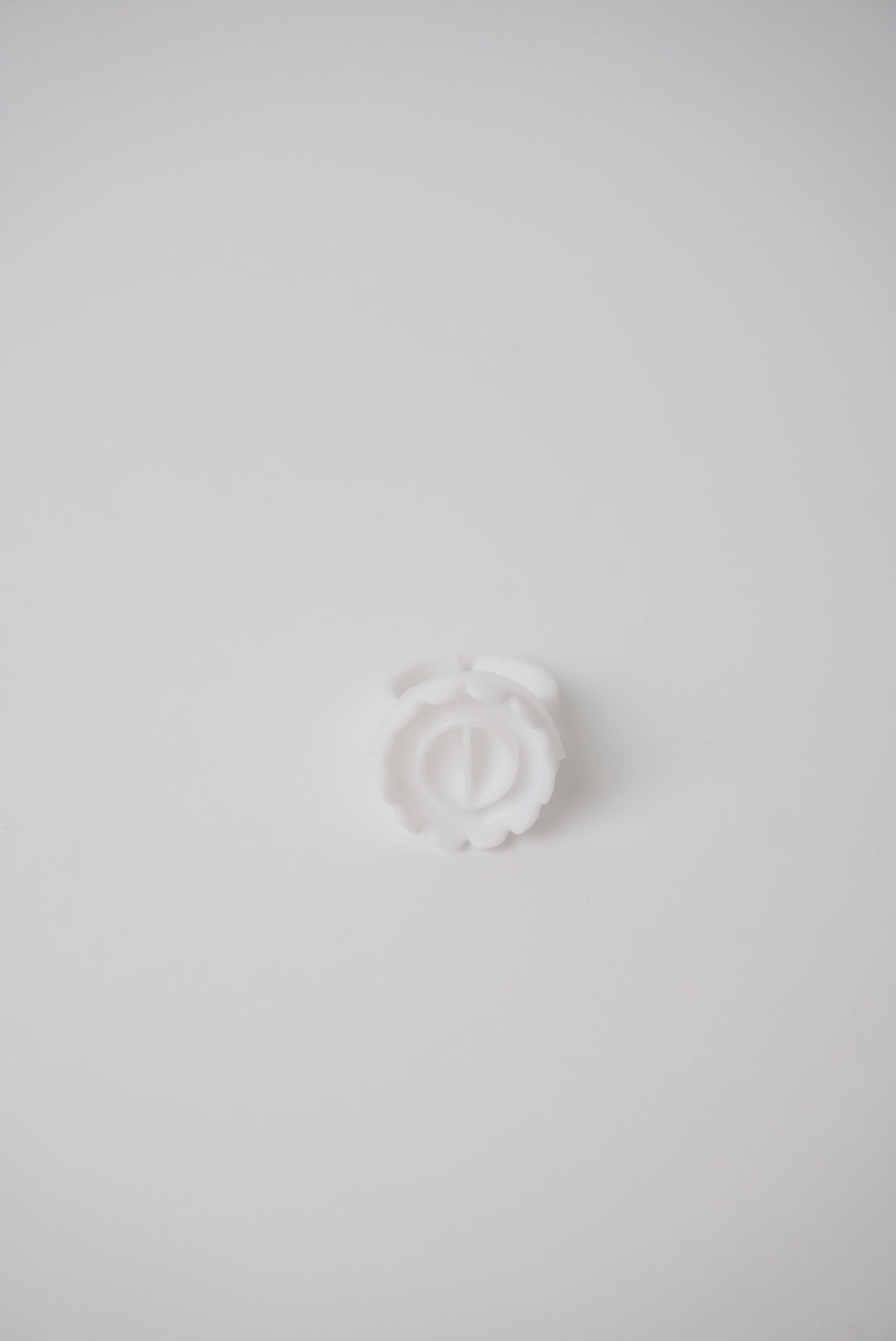 Flower Cup Glue Ring - White